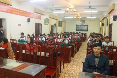 Tọa đàm “Học sinh hỏi hiệu trưởng trả lời” tại trường THPT A Hải Hậu