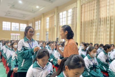 Trường THPT A Hải Hậu tổ chức Chương trình ngoại khóa: “Cung cấp kiến thức, kỹ năng chăm sóc sức khỏe sinh sản vị thành niên”