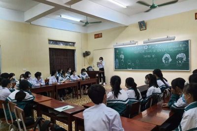 Hoạt động ngoài giờ lên lớp tháng 10 “Thanh niên với tình bạn, tình yêu và gia đình”