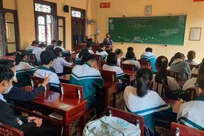 Hoạt động ngoài giờ lên lớp tháng 11: Thanh niên với truyền thống hiếu học và tôn sư trọng đạo.