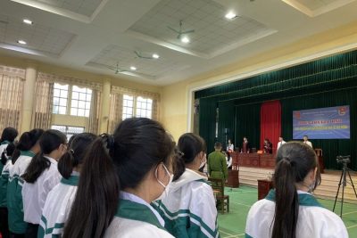 Đoàn viên thanh niên trường THPT A Hải Hậu tham gia “Phiên tòa giả định” tuyên truyền pháp luật và phòng chống bạo lực học đường