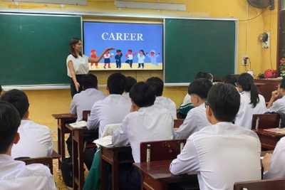 Học tiếng Anh cùng giáo viên bản ngữ – Cơ hội để học sinh THPT A Hải Hậu tự tin hội nhập