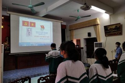 Đoàn trường THPT A Hải Hậu tổ chức Lễ kết nạp đoàn viên