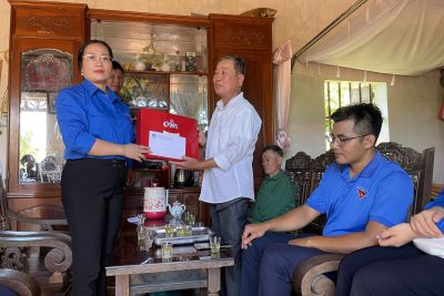 Đoàn trường THPT A Hải Hậu tổ chức hoạt động đền ơn đáp nghĩa nhân dịp kỷ niệm 75 năm Ngày Thương binh liệt sỹ (27/7/1947-27/7/2022)