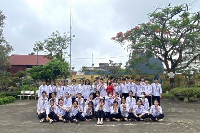 Những kỷ niệm sâu sắc về thầy cô và mái trường