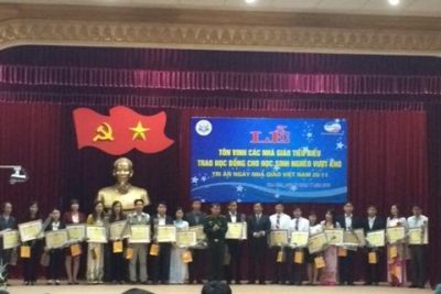 LỄ TÔN VINH NHÀGIÁO TIÊU BIỂU