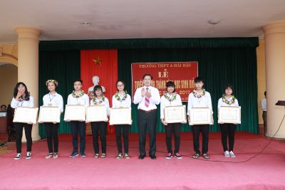 Một số hình ảnh trong Lễ Tuyên dương thành tích học sinh giỏi năm học 2016-2017