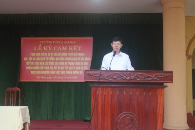 Trường THPT A Hải Hậu tổ chức Lễ ký cam kết thực hiện Chỉ thị số 05 của Bộ Chính trị; các cuộc vận động và phong trào thi đua; phòng chống tội phạm, ma túy và bài trừ các tệ nạn xã hội; thực hiện nghiêm chỉnh luật giao thông đường bộ