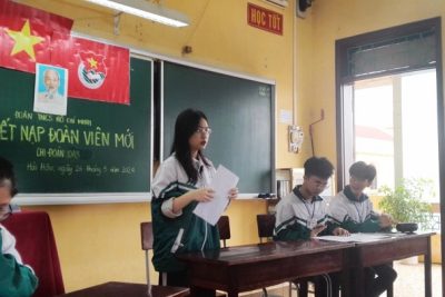Đoàn trường THPT A Hải Hậu tổ chức kết nạp Đoàn viên mới nhân dịp kỷ niệm 93 năm Ngày thành lập Đoàn TNCS Hồ Chí Minh (26/03/1931-26/03/2024)