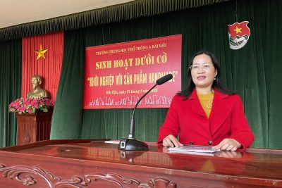 TRƯỜNG THPT A HẢI HẬU SINH HOẠT DƯỚI CỜ VỚI CHỦ ĐỀ: “KHỞI NGHIỆP VỚI SẢN PHẨM HANDMADE”