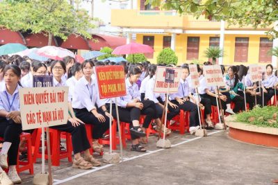 TRƯỜNG THPT A HẢI HẬU TỔ CHỨC TUYÊN TRUYỀN GIÁO DỤC PHÁP LUẬT NĂM HỌC 2025- 2026