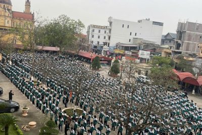 BÀI ĐỒNG DIỄN VÕ VOVINAM – THÔNG ĐIỆP MẠNH MẼ VỀ TINH THẦN RÈN LUYỆN VÀ KHÁT VỌNG VƯƠN XA CỦA HỌC SINH THPT A HẢI HẬU