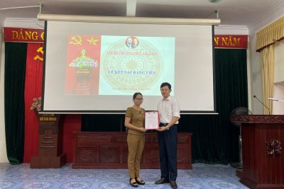 TRƯỜNG THPT A HẢI HẬU TỔ CHỨC LỄ KẾT NẠP ĐẢNG VIÊN MỚI